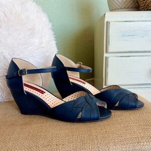 💙BAIT💙Navy Women’s 1940s style Ankle-Strap Wedge Sandals